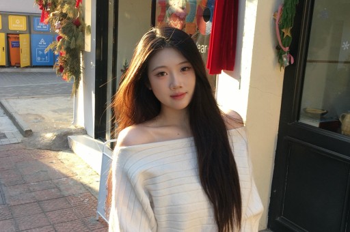 版权风波未平背景再曝单依纯深陷舆论漩涡陈奕迅意外受牵连