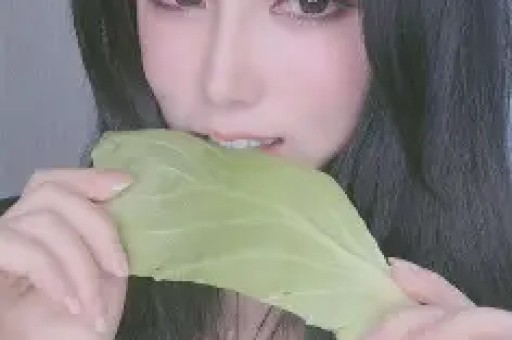 内娱1天4大瓜！顶流恋情、深夜泡酒吧、全身整容一个比一个离谱